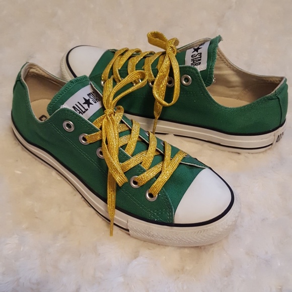 kelly green chuck taylors
